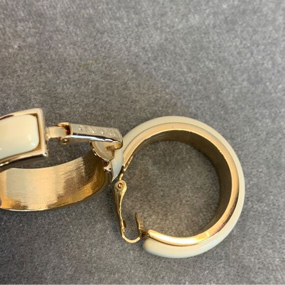 AVON Cream lacquer gold tone trim hoop clip on earrings - Picture 2 of 6